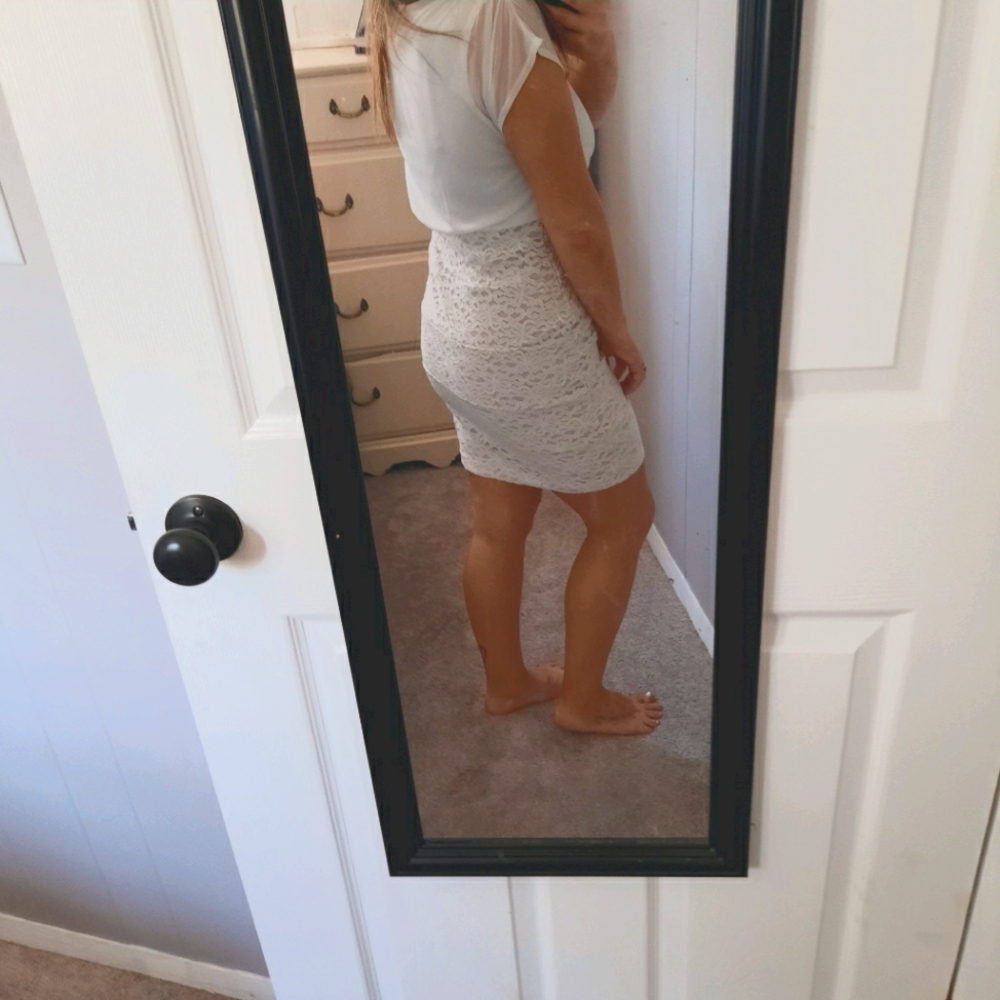 Dress - Picture 4 of 4